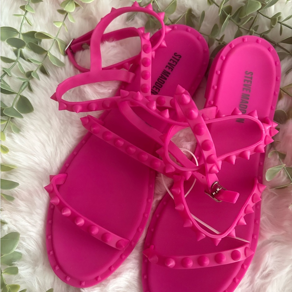 Steve Madden Fuchsia Studded Sandals